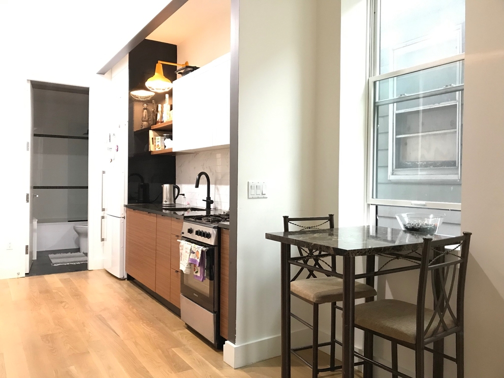 83 Winthrop Street - Photo 4