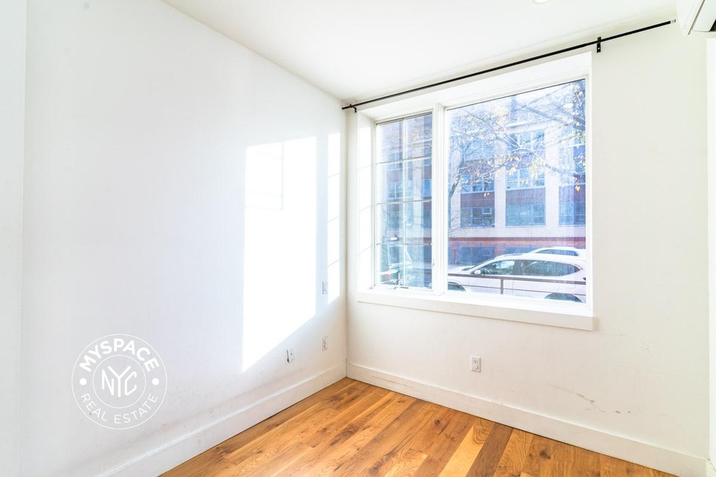 87 Montrose Avenue - Photo 6