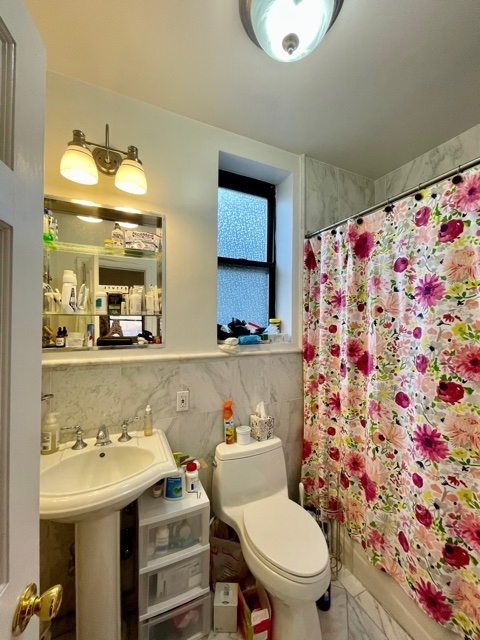 90th and lexington Avenue - Photo 4