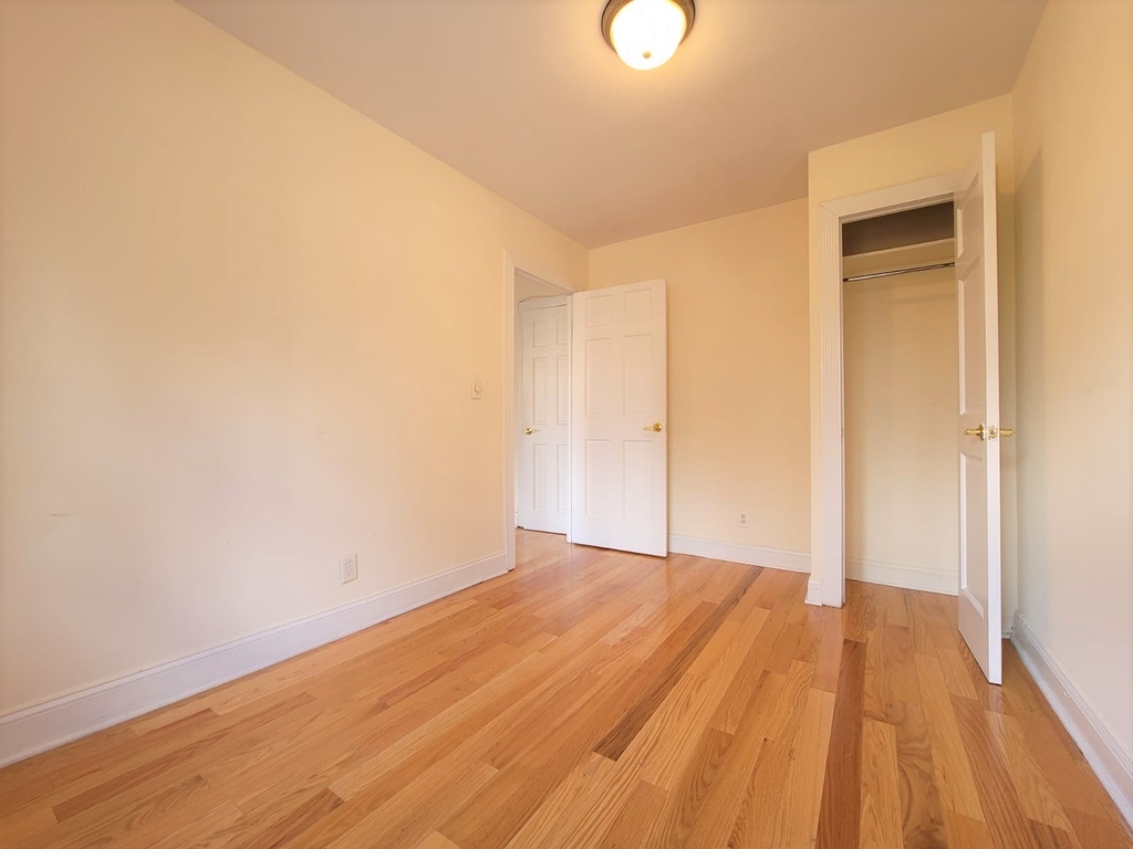 134 9th Avenue - Photo 3