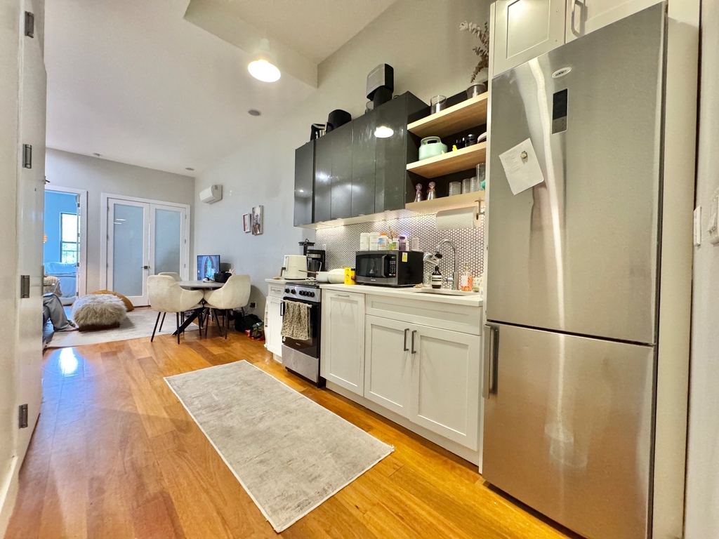 228 Kingsland Avenue - Photo 3