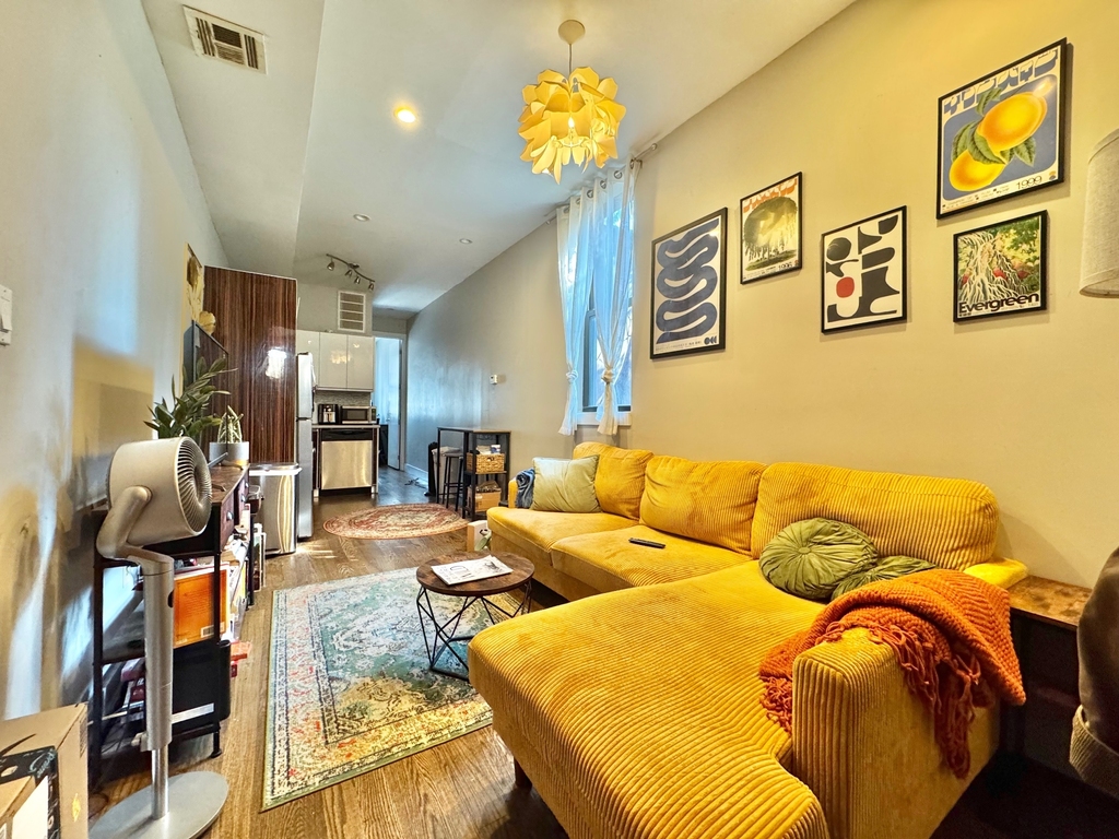 11 Locust Street - Photo 0
