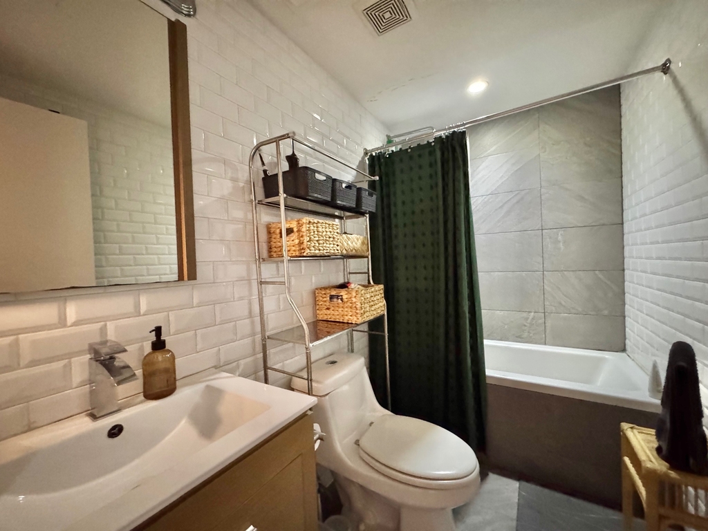 11 Locust Street - Photo 3