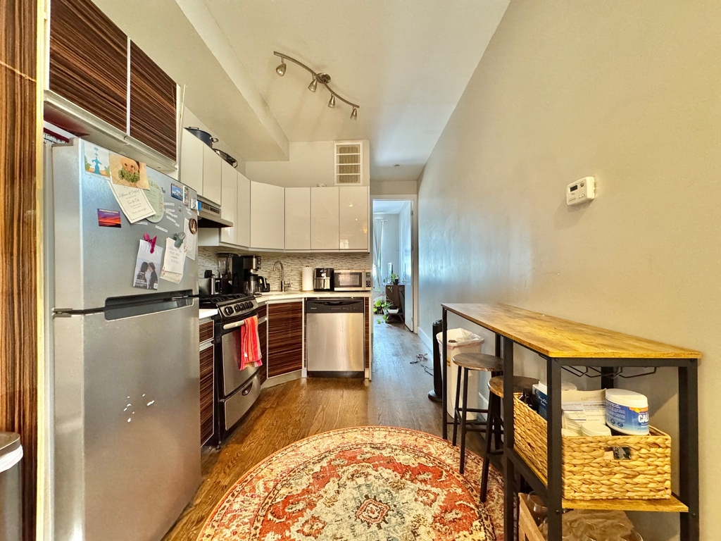 11 Locust Street - Photo 8