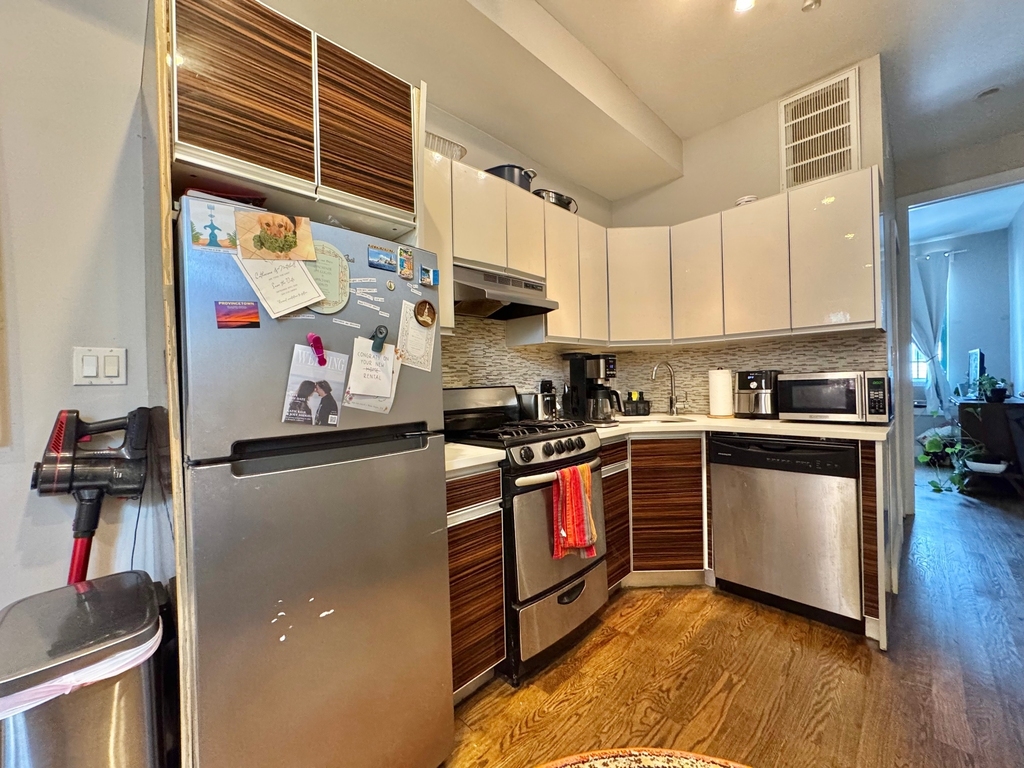 11 Locust Street - Photo 5