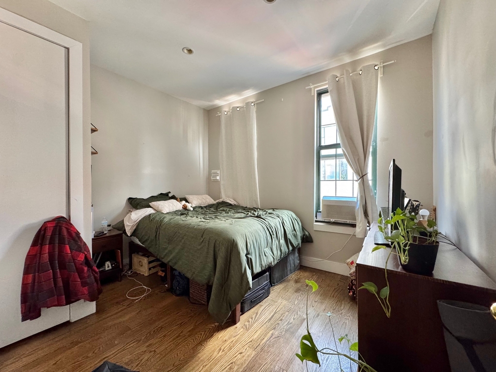 11 Locust Street - Photo 2