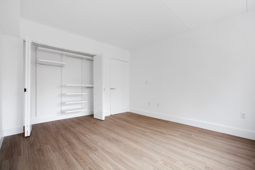 160 West 24th Street - Photo 9