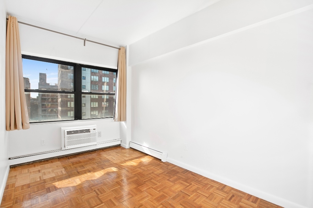 198 Bowery - Photo 2