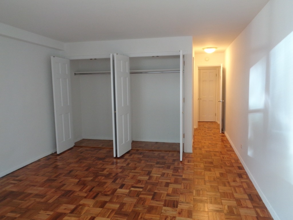 330 West 58th Street - Photo 3