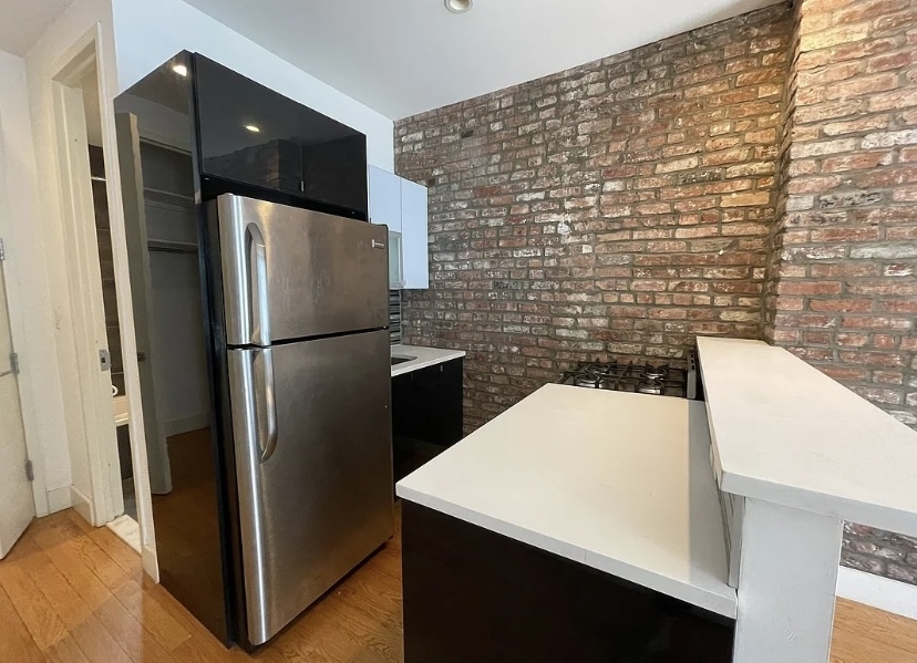 252 Schenectady Avenue - Photo 0