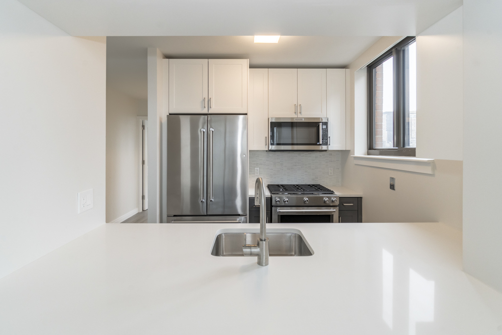 377 East 33rd Street - Photo 4