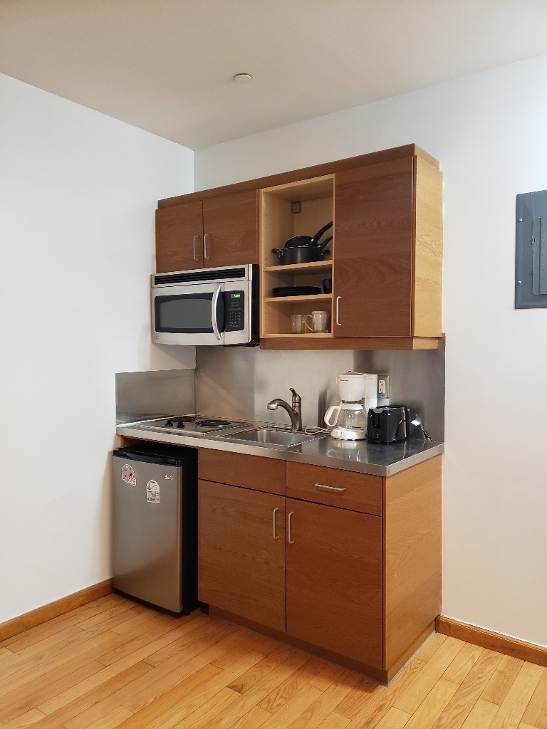 138 East 31st  - Photo 2