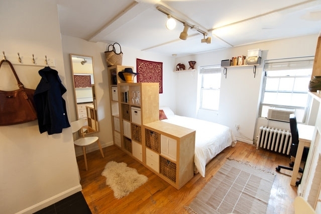 Sullivan & Spring - Photo 1