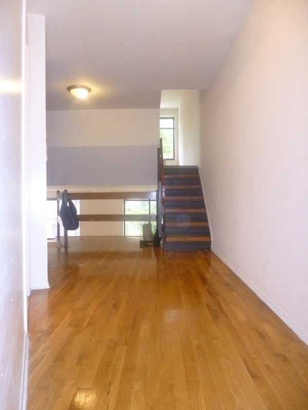 W 10th & Hudson  - Photo 5