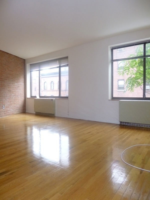W 10th & Hudson  - Photo 2