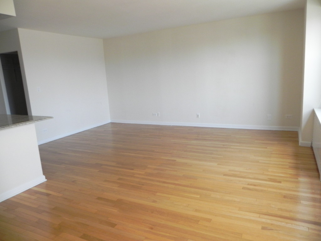 North Moore & Greenwich  - Photo 2