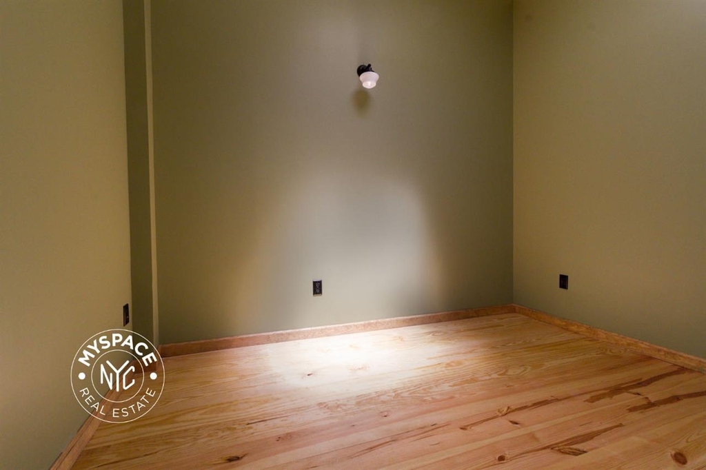212 Starr Street - Photo 4
