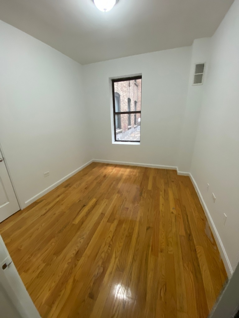 560 w 163 st  NEW YORK, NY 10032 - Photo 3