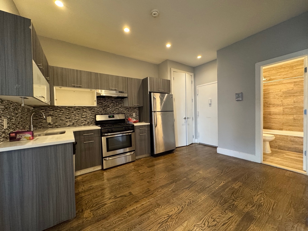1350 Putnam Avenue - Photo 0