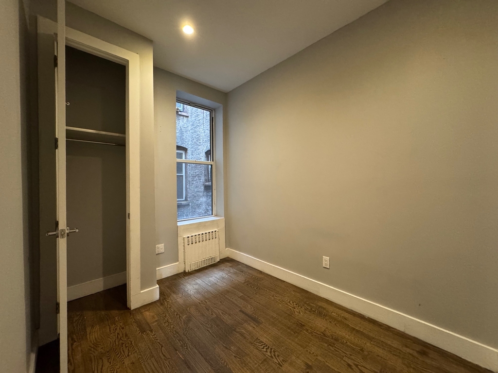 1350 Putnam Avenue - Photo 3