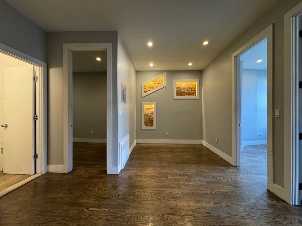 1350 Putnam Avenue - Photo 7