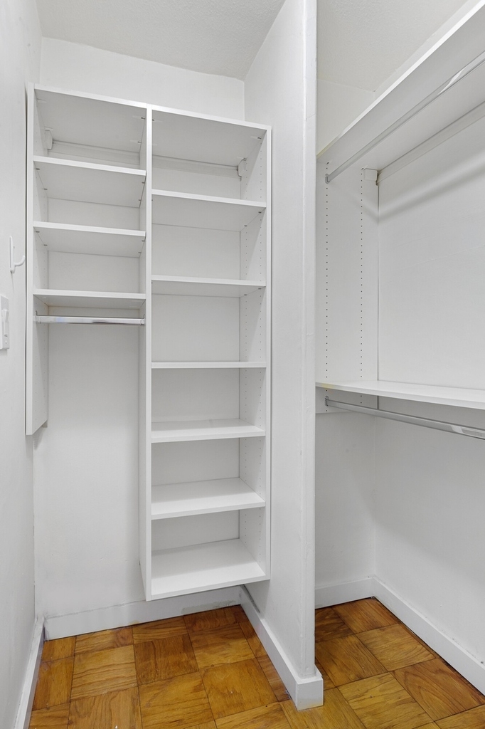 220 East 60th Street - Photo 9
