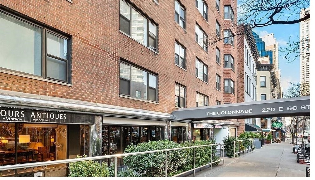 220 East 60th Street - Photo 0