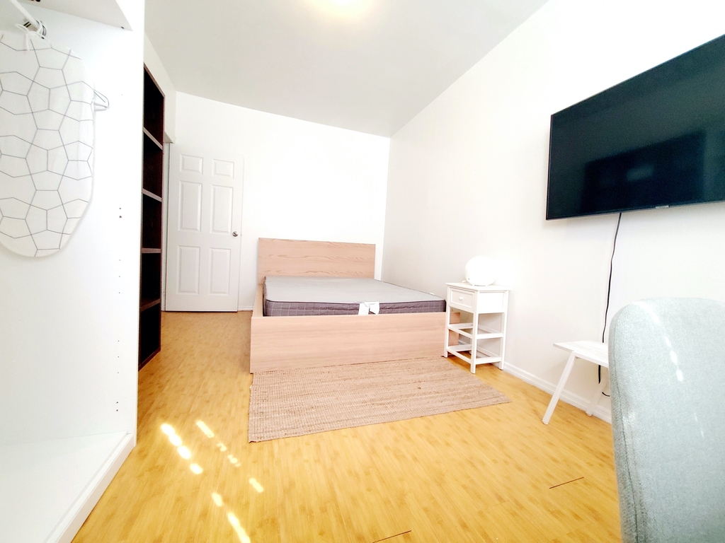 306 Rogers Avenue - Photo 1