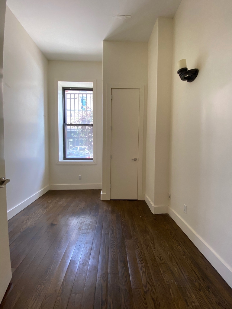 132 Graham Avenue - Photo 7