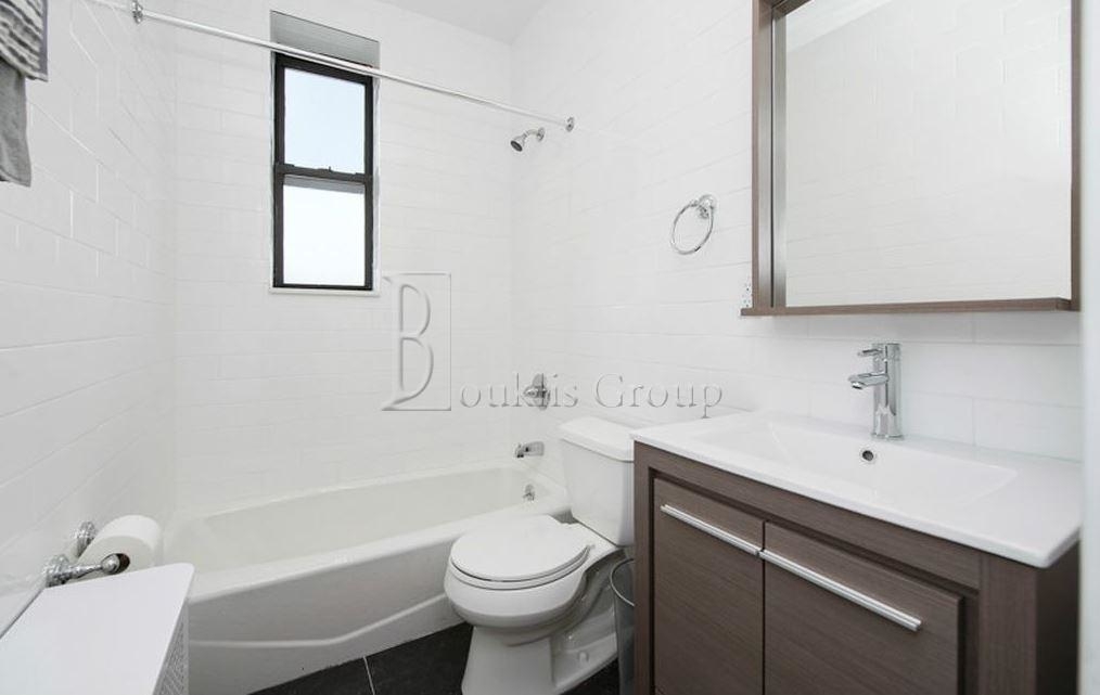 10920 Queens Blvd - Photo 2