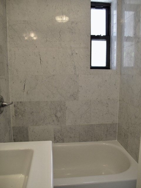 307 East 37 Street - Photo 4