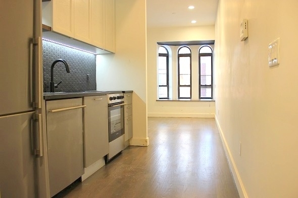 2 Bedrooms, Williamsburg Rental in NYC for $4,400 - Photo 1