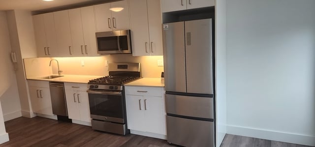 2nd Avenue - Photo 1