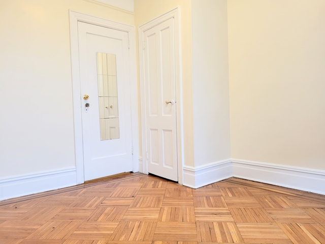 2 Bedrooms, Dyker Heights Rental in NYC for $2,099 - Photo 1