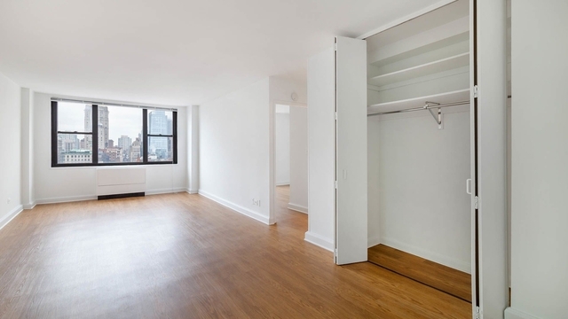2 Bedrooms, Rose Hill Rental in NYC for $6,000 - Photo 1
