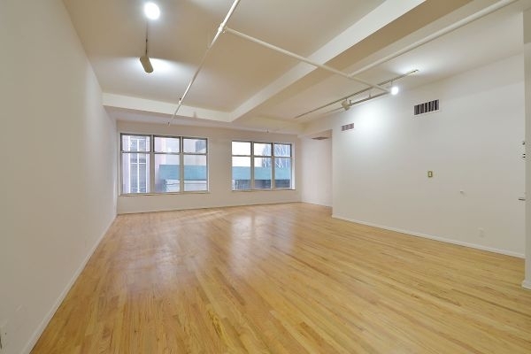 2 Bedrooms, Financial District Rental in NYC for $6,095 - Photo 1