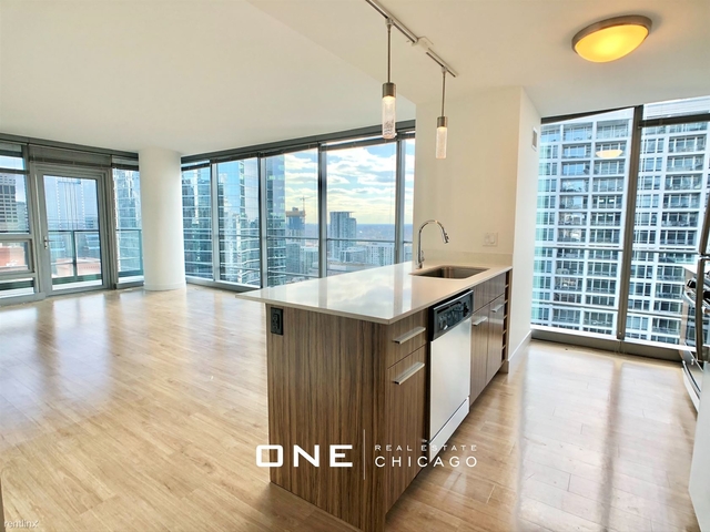 2 Bedrooms, Wheeling Rental in Chicago, IL for $4,085 - Photo 1