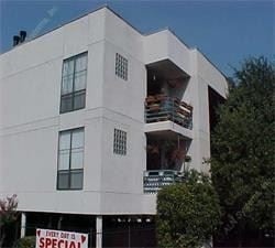 2 Bedrooms, Glen Oaks Townhomes Rental in Dallas for $1,350 - Photo 1