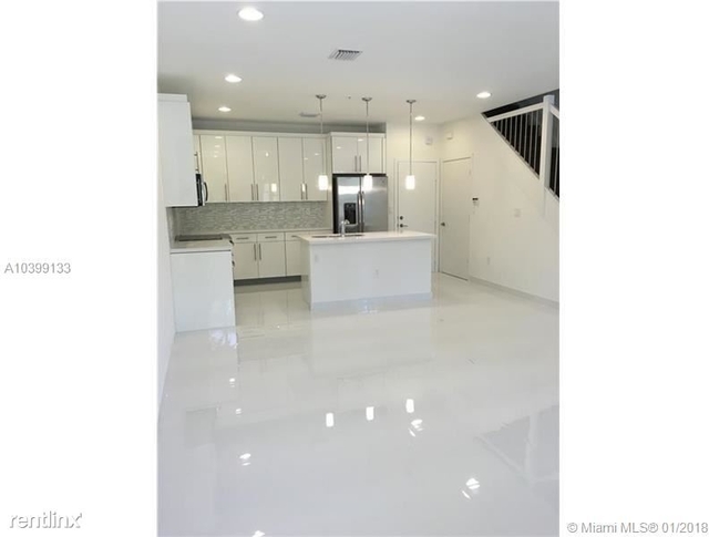 3 Bedrooms, Biltmore Park Rental in Miami, FL for $2,400 - Photo 1