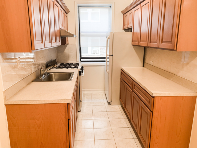 2 Bedrooms, Downtown Flushing Rental in NYC for $2,290 - Photo 1