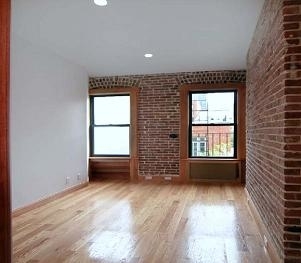 2 Bedrooms, Turtle Bay Rental in NYC for $4,000 - Photo 1