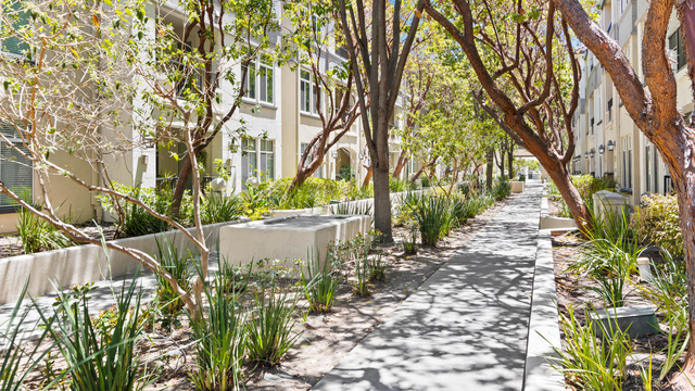 1101 Park Pl. - Photo 1
