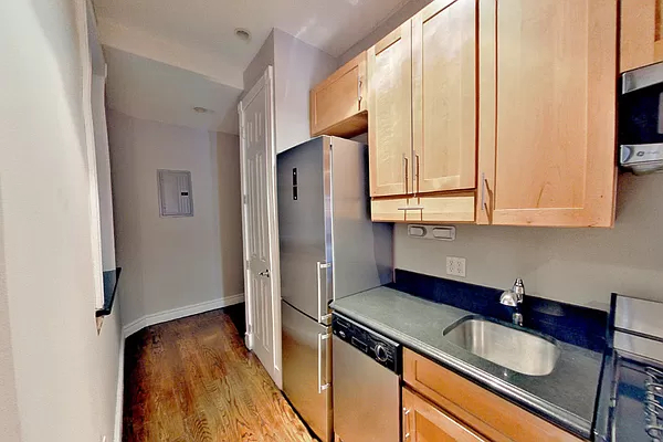 4 Bedrooms, Hell's Kitchen Rental in NYC for $7,995 - Photo 1