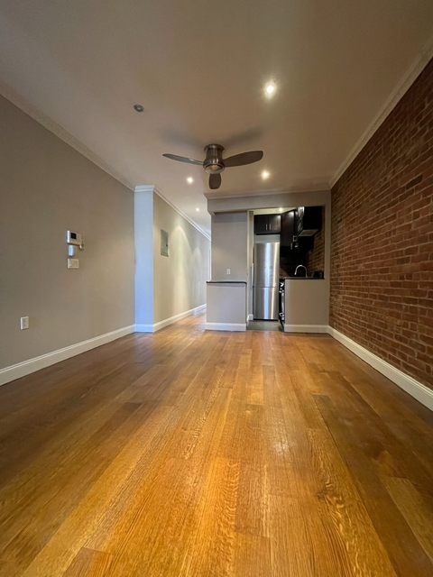 4 Bedrooms, Hell's Kitchen Rental in NYC for $6,995 - Photo 1