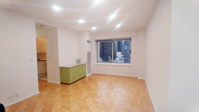 Studio, Theater District Rental in NYC for $3,795 - Photo 1