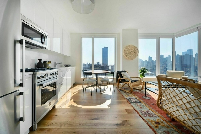 2 Bedrooms, Lower East Side Rental in NYC for $6,199 - Photo 1