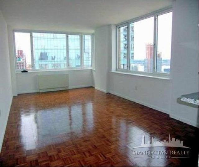 2 Bedrooms, Hell's Kitchen Rental in NYC for $5,695 - Photo 1