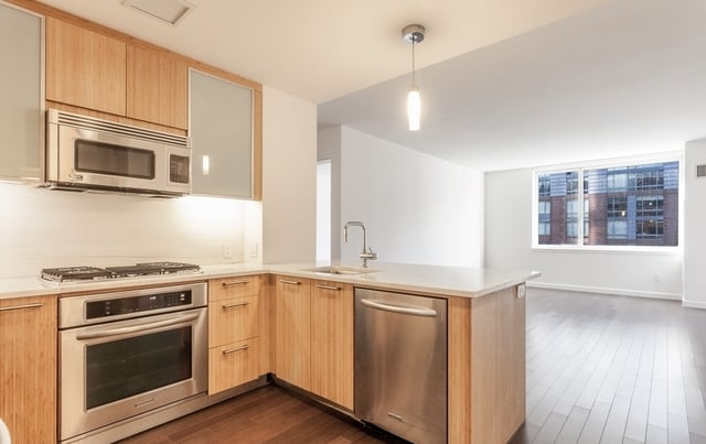 3 Bedrooms, Battery Park City Rental in NYC for $10,500 - Photo 1