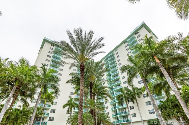 2 Bedrooms, Hollywood Beach - Quadoman Rental in Miami, FL for $3,500 - Photo 1
