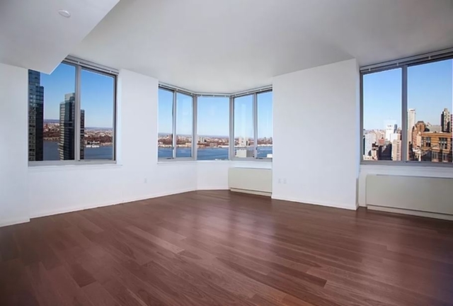 2 Bedrooms, Hell's Kitchen Rental in NYC for $6,000 - Photo 1